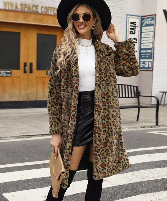 Frania - Plüschmantel mit Leopardenprint