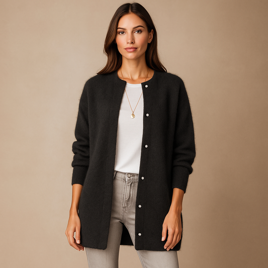 Lange Damenstrickjacke mit minimalistischen Knöpfen vorne - Clara