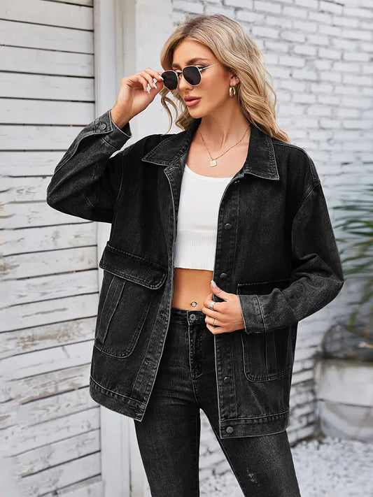 Jeansjacke im Used-Look mit Knopfverschluss und Taschen in Blau