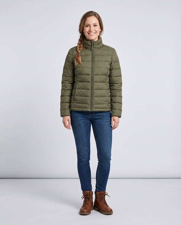 Damen Steppjacken – Frau in olivgrüner Steppjacke