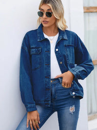 Jeansjacke im Used-Look mit Knopfverschluss und lockerer Passform