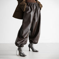 Damenhose mit Ledereffekt und Schnürsaum - Eirenne