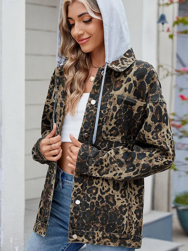 Jeansjacke im Vintage-Look mit Kapuze
