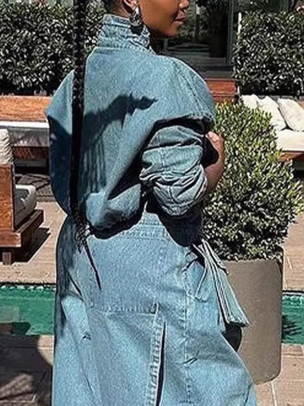 Jeansjacke im kurzen Schnitt mit Taschen und lockerer Passform
