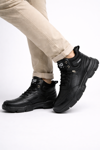 Wasserdichte Herrenstiefel mit robuster Sohle und Schnürung - Giovanni