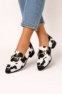 Damen-Slipper mit Tiermotiv und Metallbeschlägen - Darela