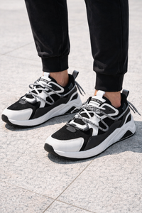 Laufschuhe mit erhöhter Sohle - Nexor
