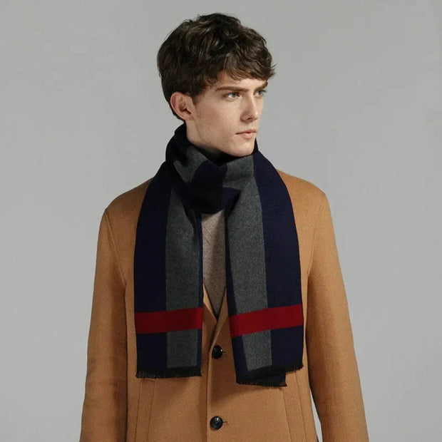 Eleganter Herrenschal für den Winter
