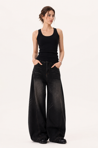 Baggy-Jeans für Damen mit extra weitem Bein, geschwungenen Nähten und Used-Look – Liesel