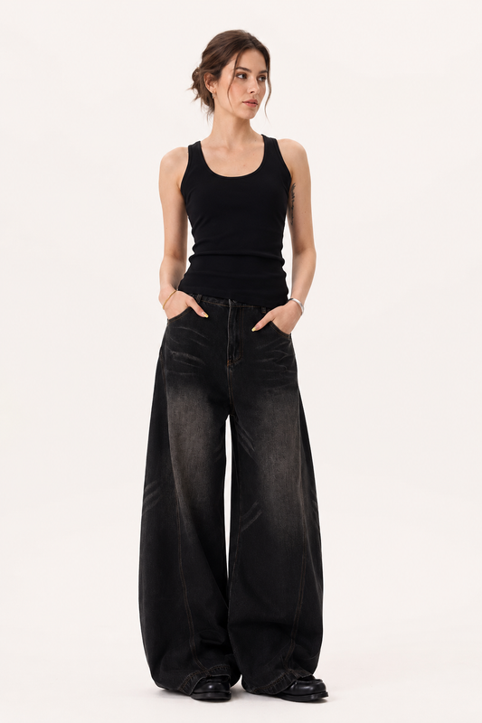 Baggy-Jeans für Damen mit extra weitem Bein, geschwungenen Nähten und Used-Look – Liesel