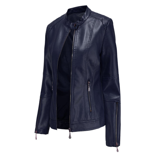 Lederjacke mit Rundhalsausschnitt und Knopfverschluss und eleganter Linienführung