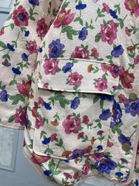 Jeansjacke mit Blumenmuster, Taschen und lockerer Passform