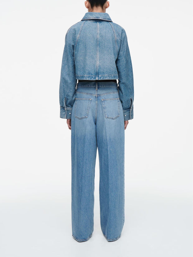Jeansjacke im Oversize-Schnitt im kurzen Schnitt im Used-Look