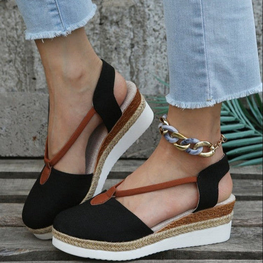 Geschlossene Damen-Sandalen mit Keilabsatz aus natürlichem Stoff - Elvira