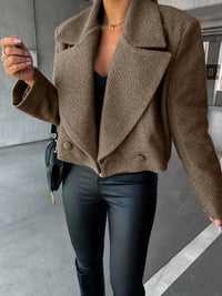 Kurzer Damenmantel mit Revers und Oversize-Schnitt – Annika