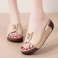 Damen-Sandalen aus Kunstleder mit Metalldetails - Elena