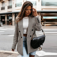 Doppelreihiger karierter Damenblazer mit Revers – Karina
