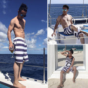Blaue und weiße Retro-Streifen