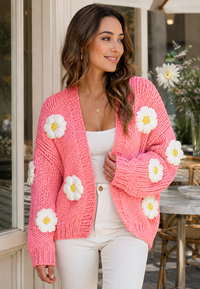 Damen-Strickjacke aus grobem Strick mit Blumenapplikationen und Puffärmeln – Mulinne