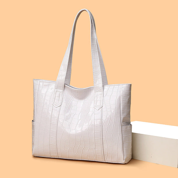 Damen-Tasche mit eleganter, strukturierter Oberfläche