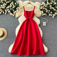 Langes ärmelloses rotes Vintage-Kleid im französischen Stil - Liora