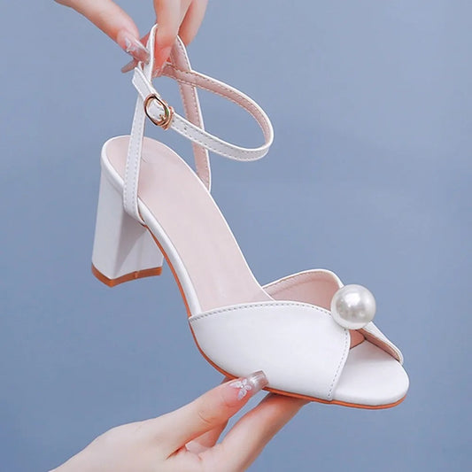 Damen Sandalen mit Absatz und Perlendetail, offene Spitze - Eliane