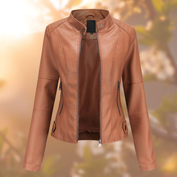 Schlichte Lederjacke im Biker-Stil