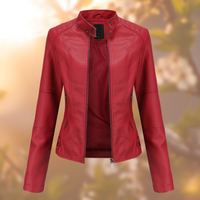 Schlichte Lederjacke im Biker-Stil