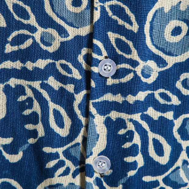 Stylisches Herren Kurzarm Hemd in Blau mit Vintage Druck aus Baumwolle