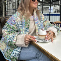 Jacke mit Blumenmuster, Patchwork und Taschen