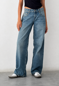 Damenjeans mit geradem Schnitt, niedriger Leibhöhe und Wasch-Effekt – Ulla